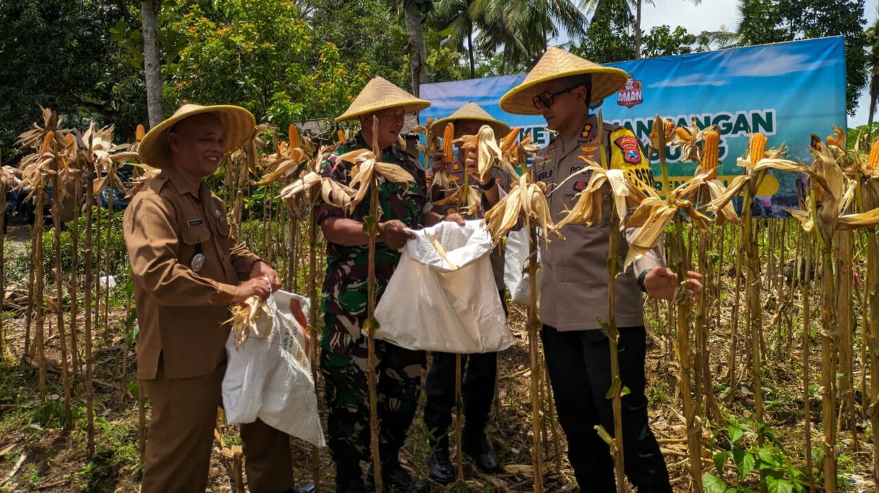 Kunjungan Kerja, Kapolres Trenggalek Pastikan Ketahanan Pangan di Panggul